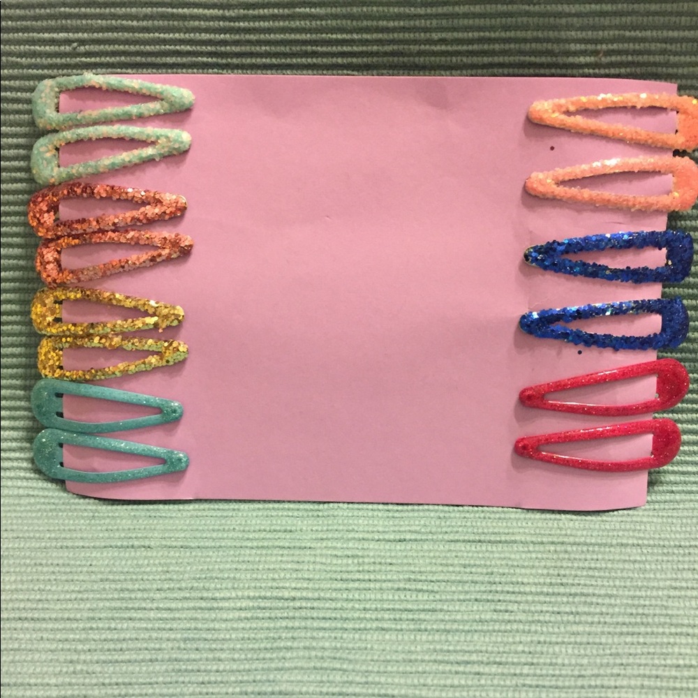 Hair clips never been in anyone’s hair good co.!!